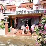 Ξενοδοχείο με διαμερίσματα Rosy 3*