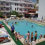 Ξενοδοχείο με διαμερίσματα Rosy 3*