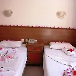 Ξενοδοχείο με διαμερίσματα Rosy
