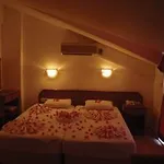 Rosy Μαρμαρίς