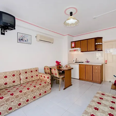 Rosy Aparthotel 2*