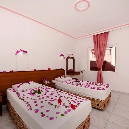 Rosy Marmaris