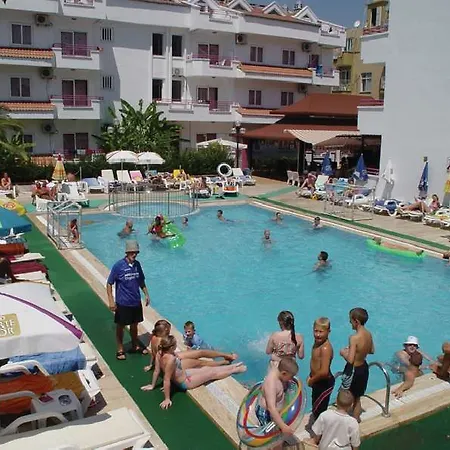 Lägenhetshotell Rosy 3*