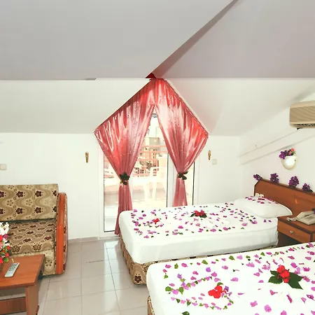 Rosy 3*
