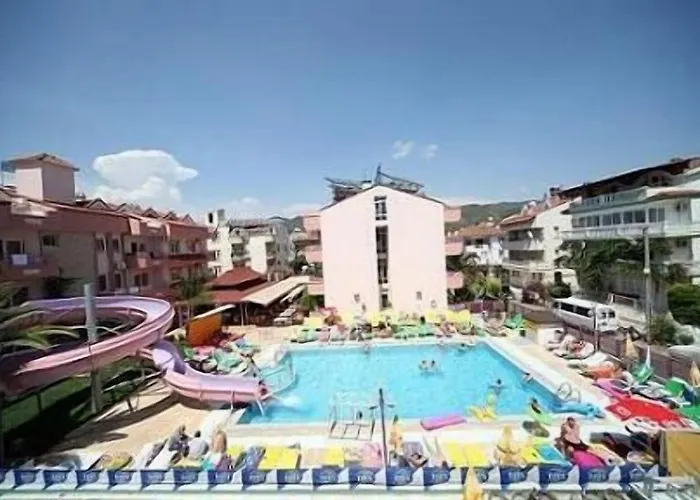 Rosy Apartmanhotel 3*