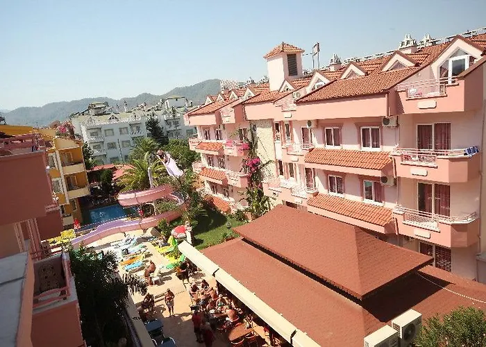 Apartmanhotel Rosy 3*